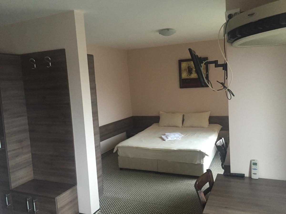 Motel Maritsa ดิมิโตรฟกราด ภายนอก รูปภาพ